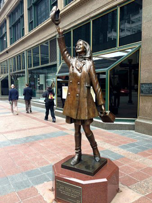 Statue of Mary Tyler Moore